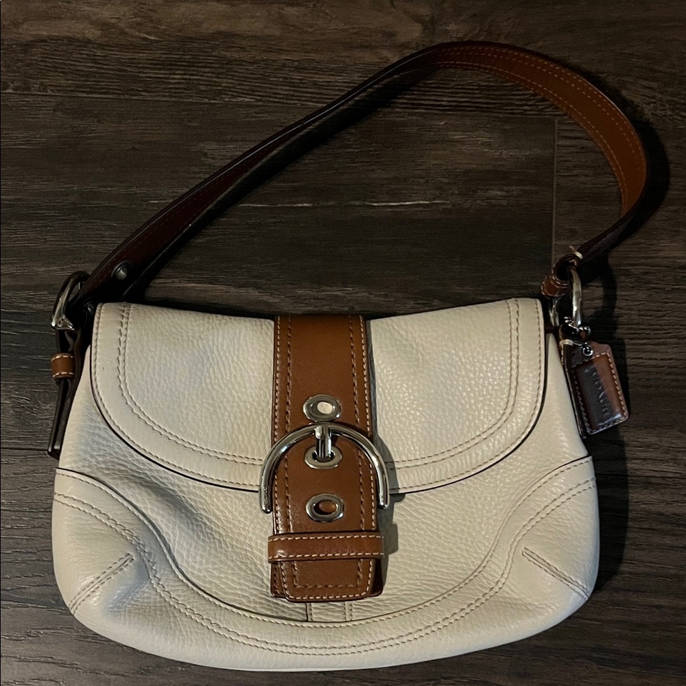 Coach Cream and Brown Leather Shoulder Bag in a good condition